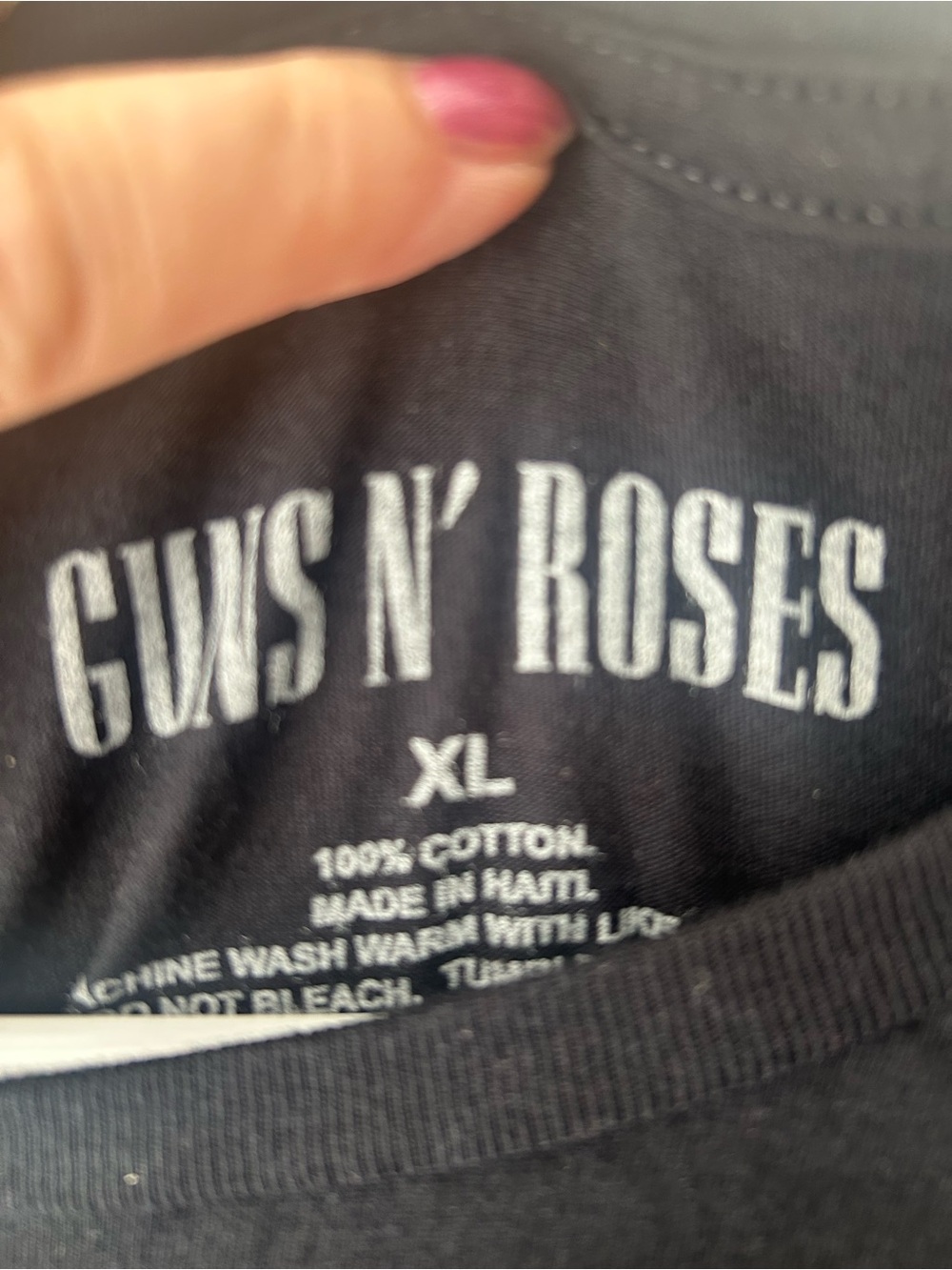 New- never worn Guns & Roses - Picture 3 of 3